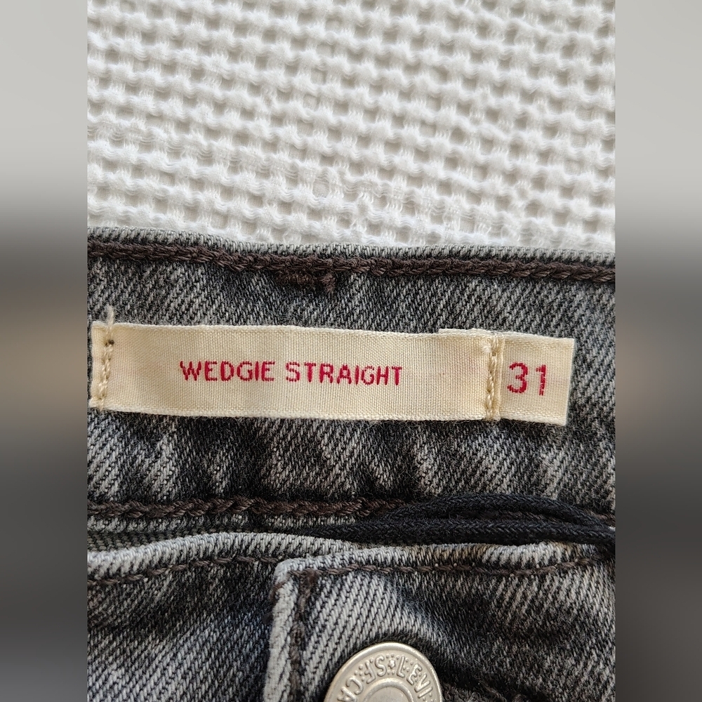 Levi's Wedgie Straight Distressed Gray Jeans Size 31 - Picture 8 of 13